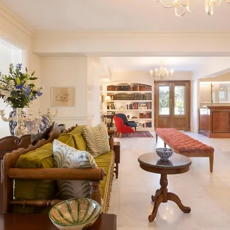 데스포티코 호텔 4*