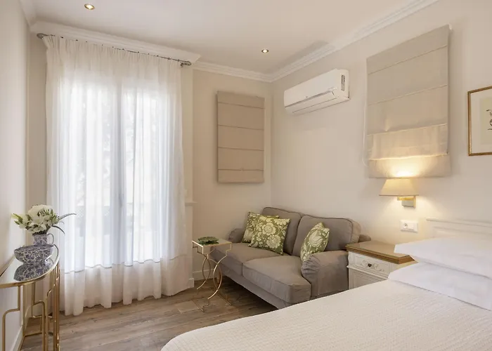 Отель Despotiko Mykonos Town